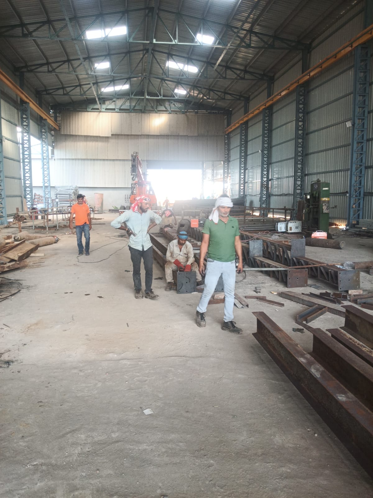 Fabrication shed with structural steel members